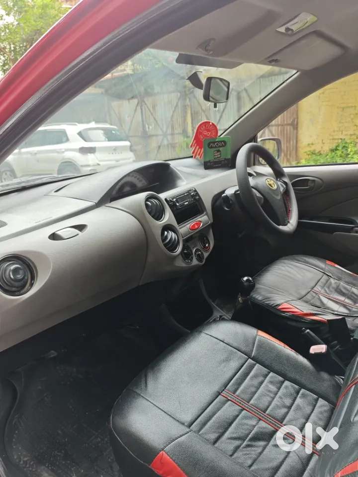 Toyota Etios Liva V, 2011, Petrol