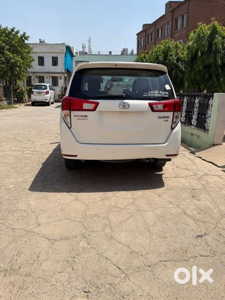 Toyota Innova Crysta 2.4 G Mt, 2021, Diesel