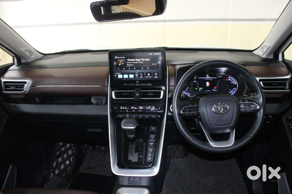 Toyota Innova Hycross 2.0 Zx (o) Hybrid 7 Str, 2023, Petrol