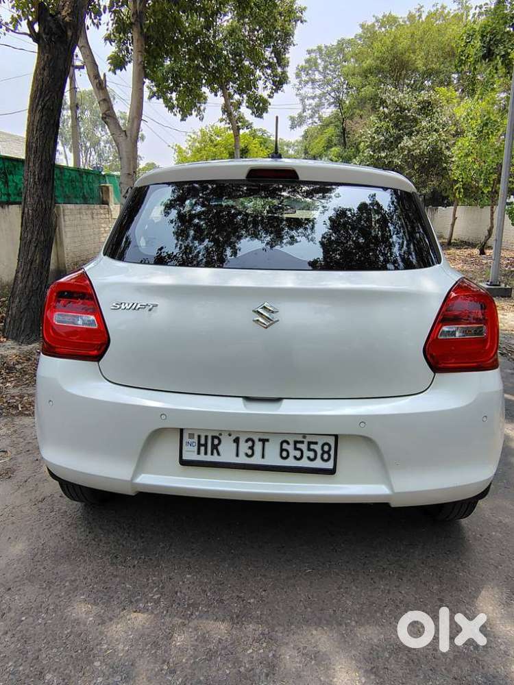 Maruti Suzuki Swift Vxi + Manual, 2022, Petrol