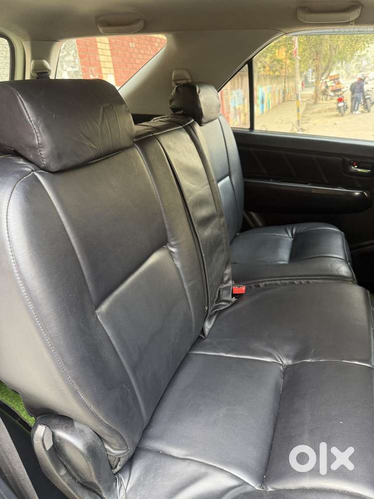 Toyota Fortuner 4x4 Manual Limited Edition, 2015, Diesel