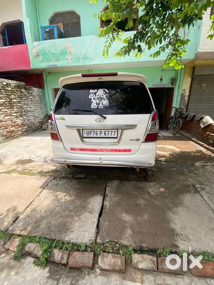 Toyota Innova 2012