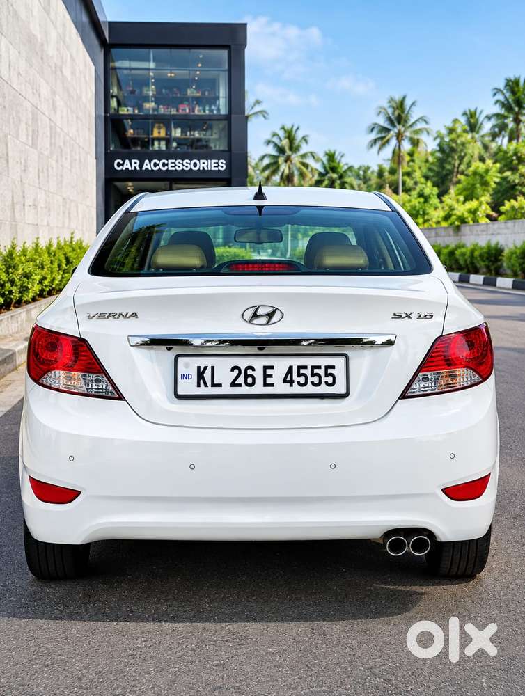 Hyundai Verna Fluidic 1.6 Vtvt Sx Opt, 2014, Petrol