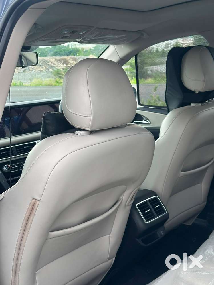Mahindra Xuv700 Petrol 2022 Low Run Well Maintained