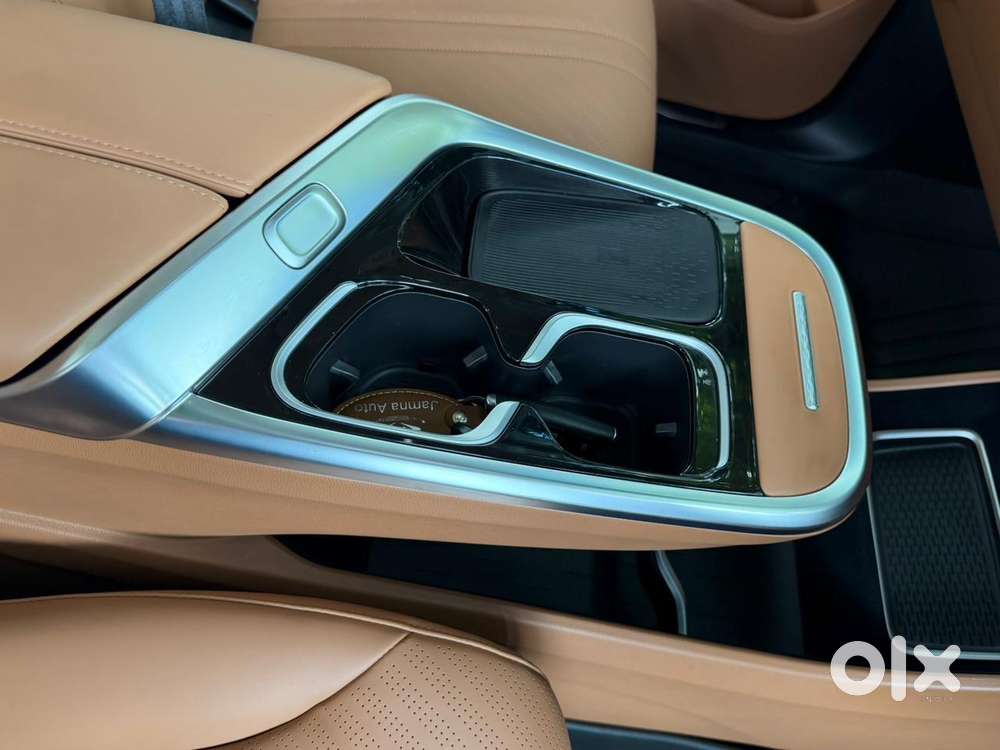 Mg M9 Presidential Limo, 2025, Electric