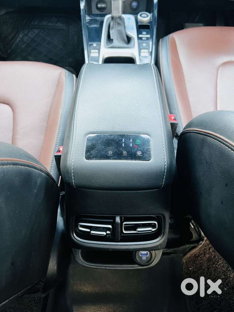 Hyundai Alcazar 2.0 Signature (o) Petrol At 6 Str, 2021, Petrol