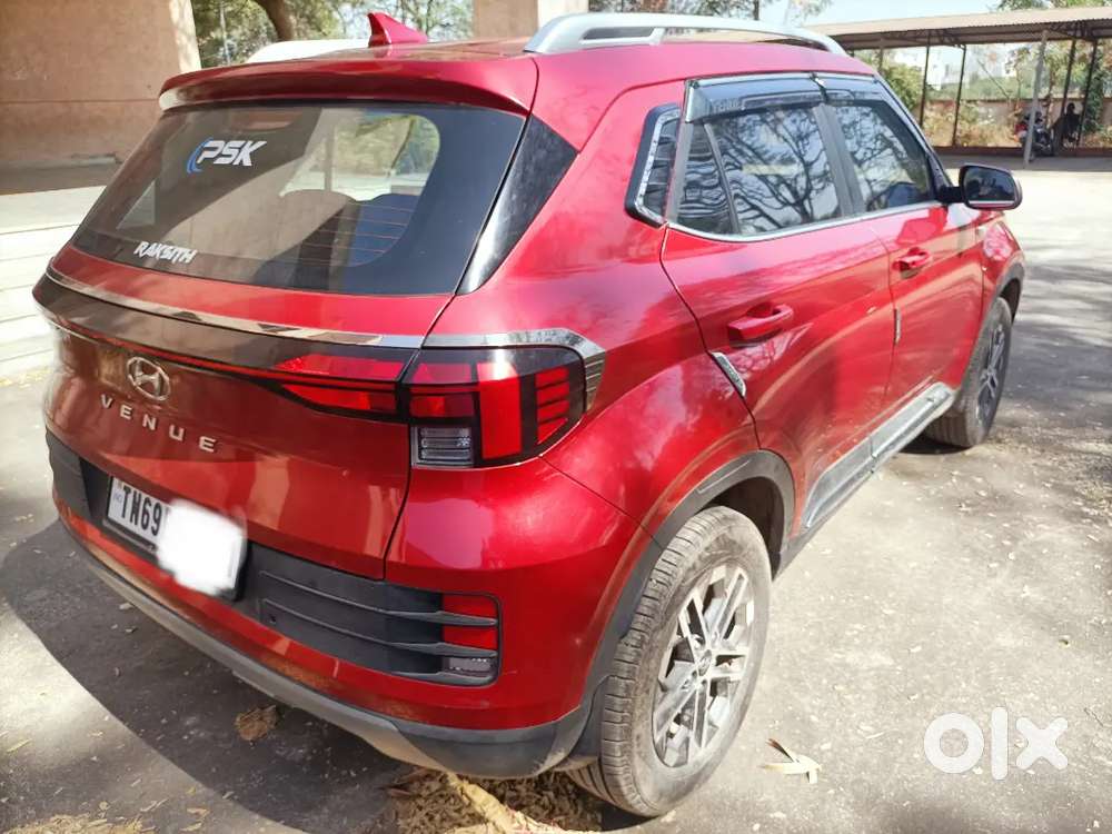 Hyundai Venue 2023 Petrol 5000 Km Driven