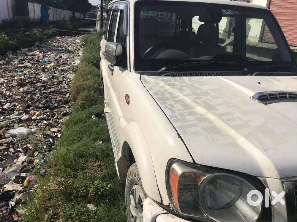 गाड़ियां में कोई कमी नहीं हे सारी चीज Ok है