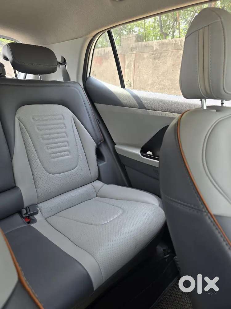 2025 Creta Base Manual Diesel  1st Owner  54,000 Km  2 Lakhs Acces.