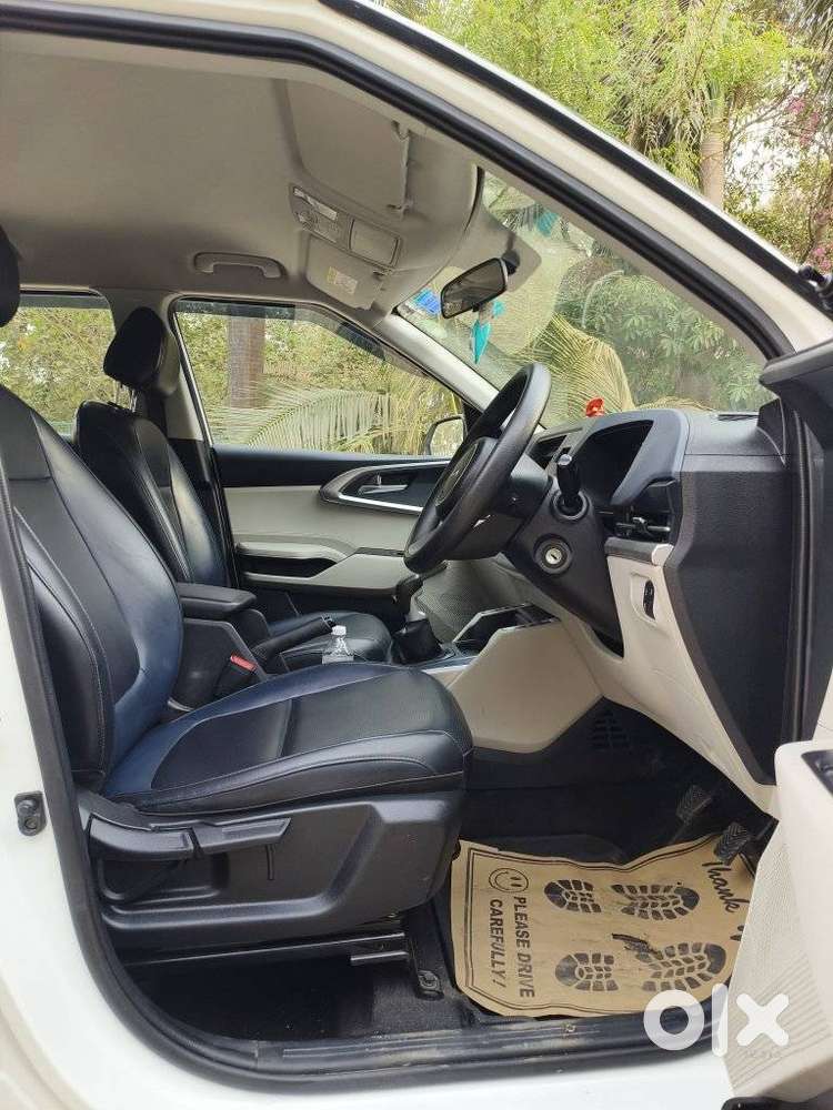 Kia Carens 1.5 Premium 7 Str, 2023, Petrol