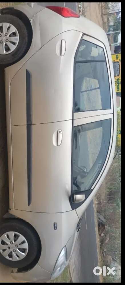 Hyundai I10 Sportz Petrol 2011