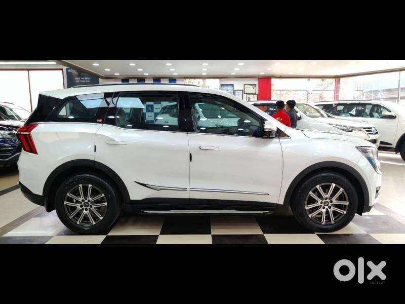 Mahindra Xuv700 2.0 Ax 7 Petrol At Str, 2023, Petrol