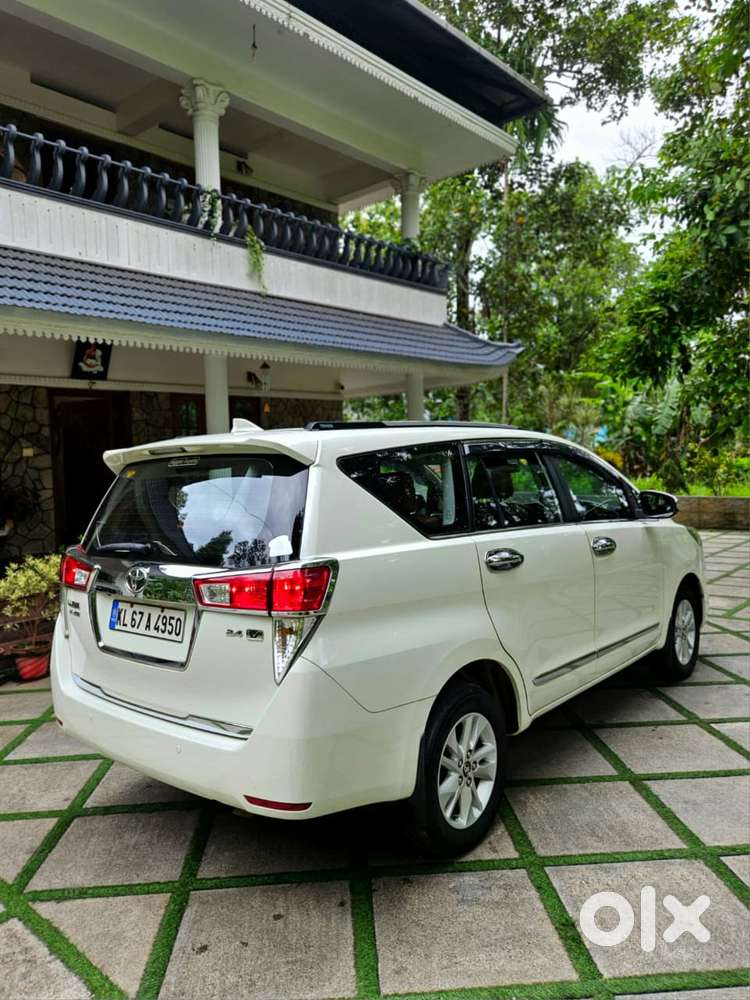 Toyota Innova 2.5 Vx 8 Str Bs-iii, 2016, Diesel