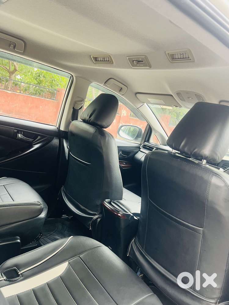 Toyota Innova Crysta 2.4 G Mt 7 Str, 2017, Diesel