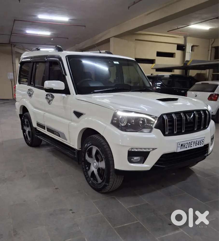 Mahindra Scorpio S9