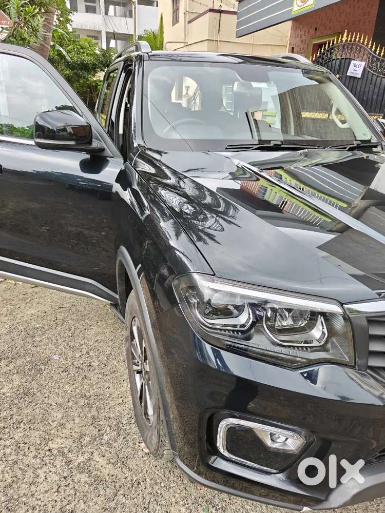 Mahindra Scorpio-n Z8 Petrol Manual &ndash; 2025 Model | Only 10,000 K