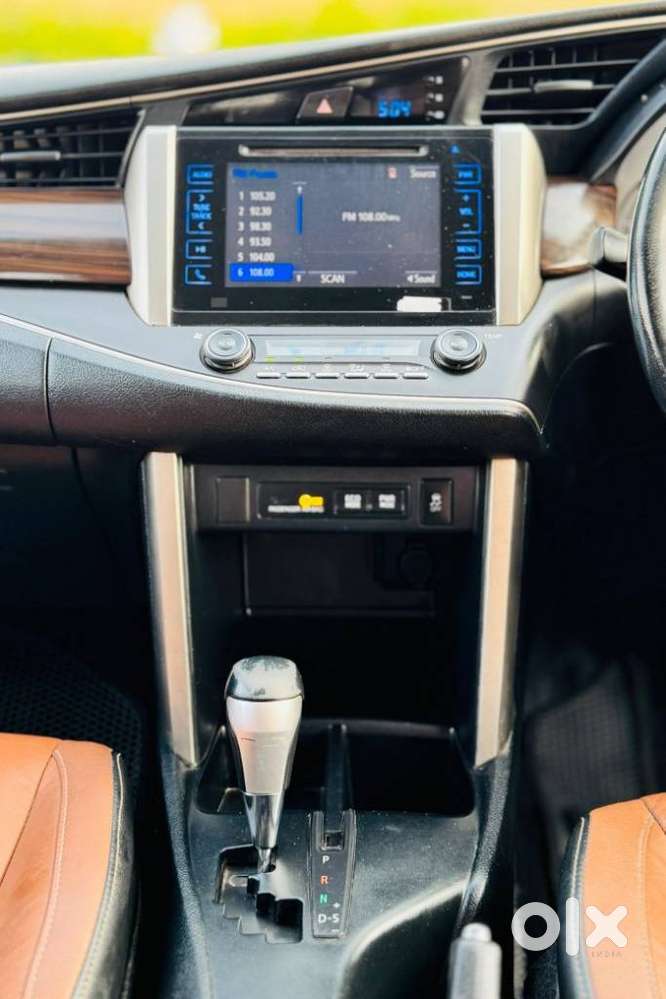 Toyota Innova Crysta 2.8 Z, 2016, Diesel