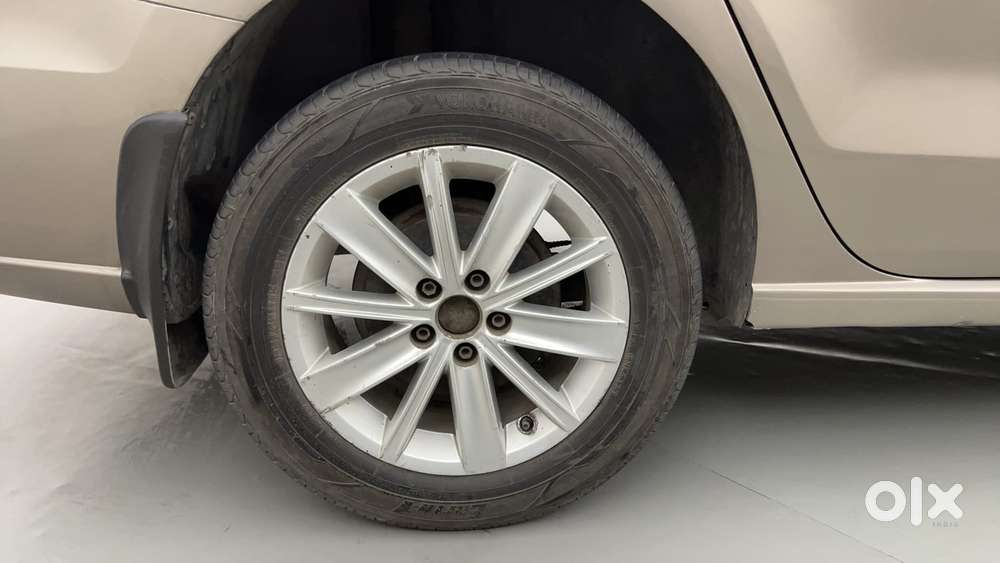 Volkswagen Vento 1.6 Highline, 2016, Petrol