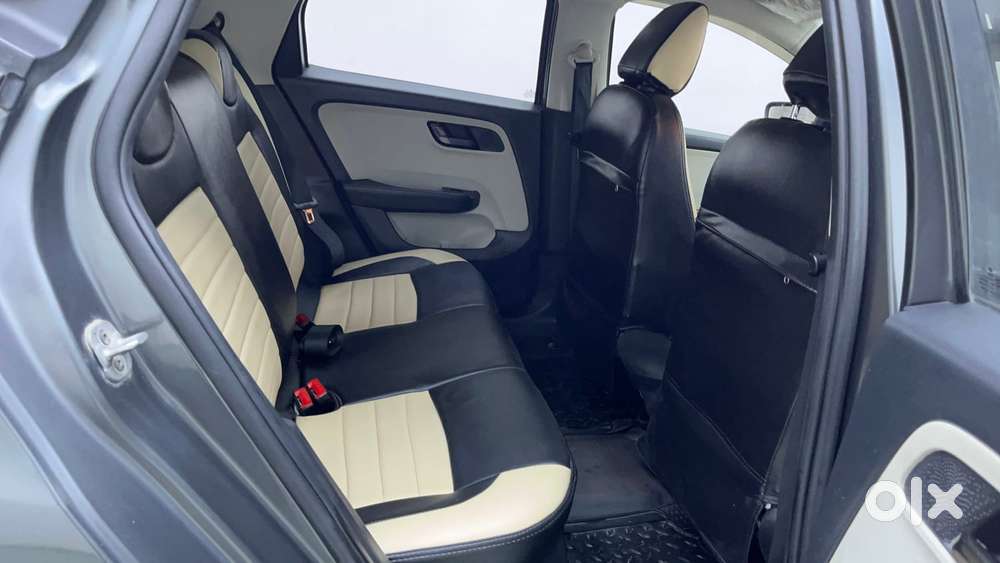 Tata Altroz 1.2 Xm Plus, 2022, Petrol