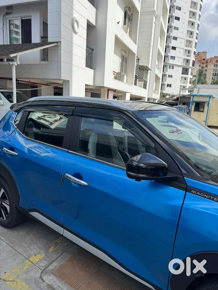Nissan Magnite Automatic ,2025 Registered, Petrol High Variant Ezshift