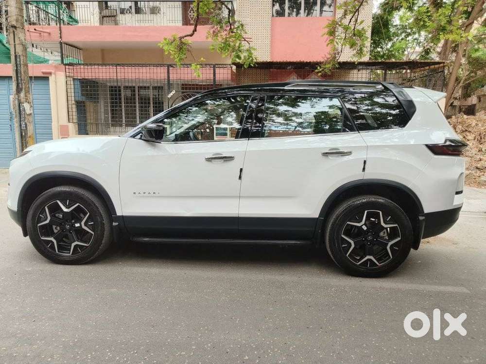 Tata Safari 2.0 Kryotec Xza Plus 6s Red Dark Edition, 2024, Diesel
