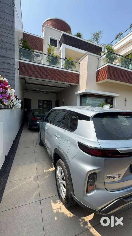 Toyota Urban Cruiser Hyryder 2025 Petrol Well Maintained