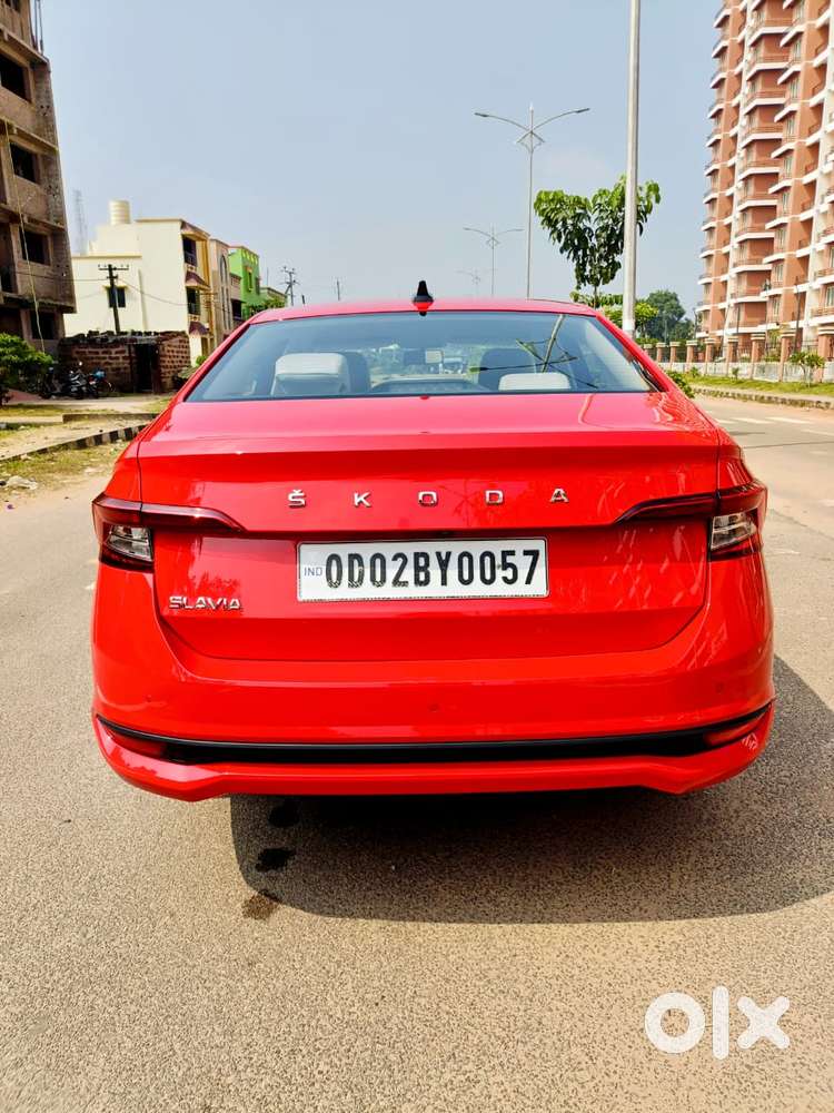 Skoda Slavia Ambition 1.0l Tsi At, 2022, Petrol