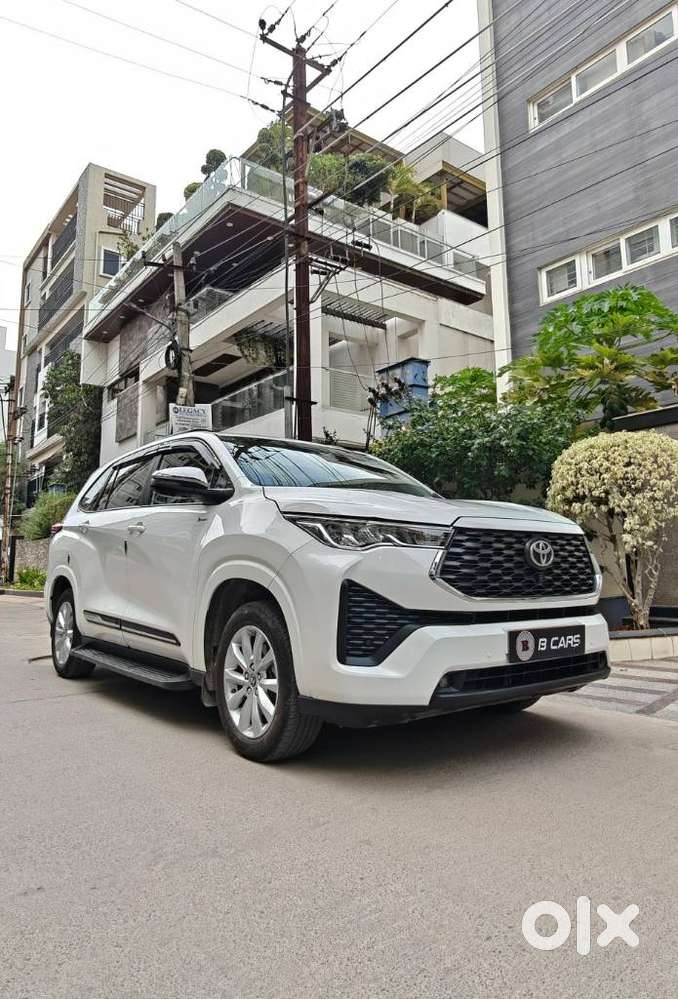 Toyota Innova Hycross 2.0 Vx (o) Hybrid 7 Str, 2025, Petrol