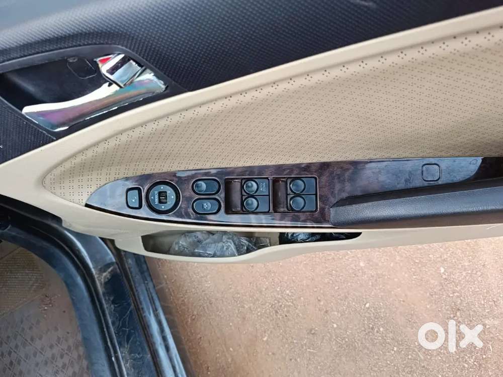 Hyundai Verna 2012 Diesel 98000 Km Driven