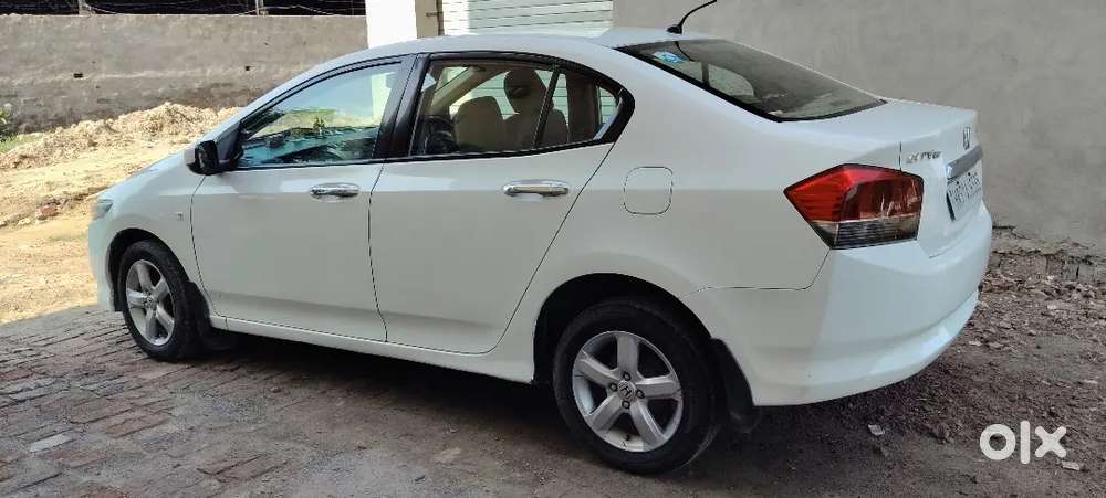Honda City V At Petrol Automatic 2010