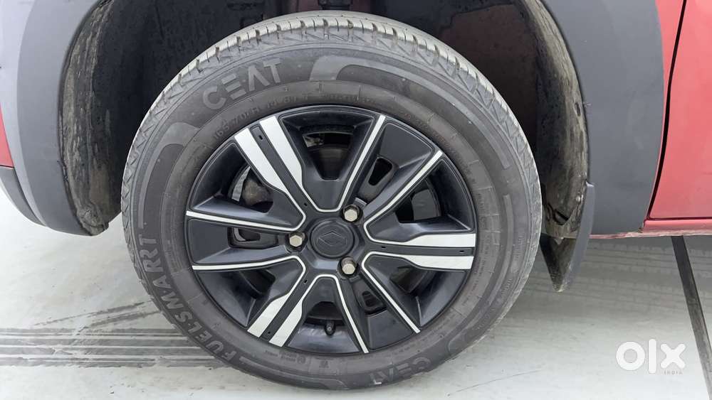Renault Kwid 1.0 Climber (o) Dual Tone, 2024, Petrol