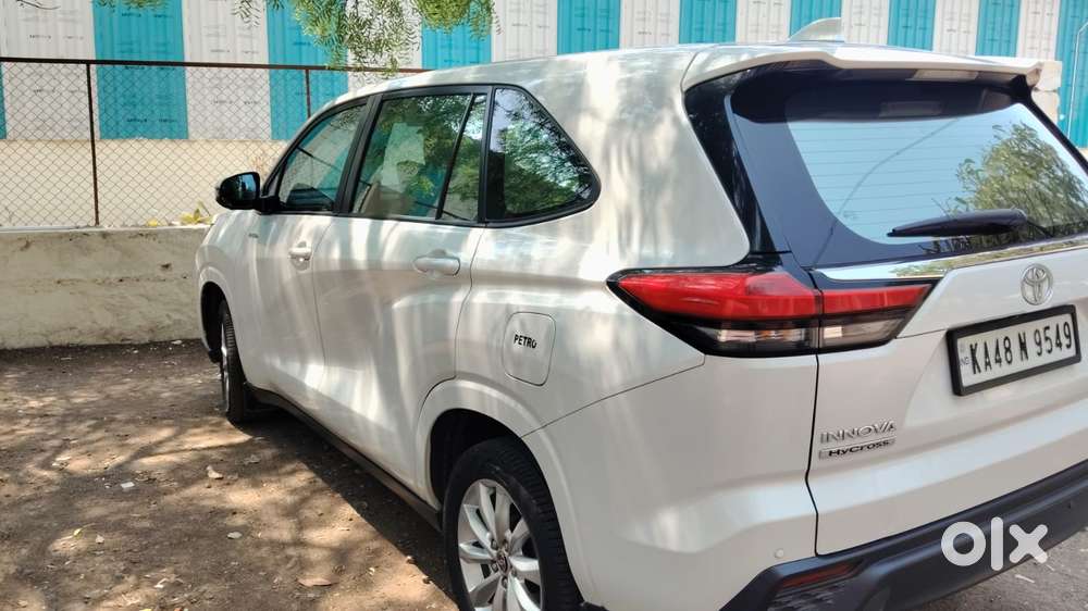 Toyota Innova Hycross 2.0 Vx Hybrid 8 Str, 2023, Petrol