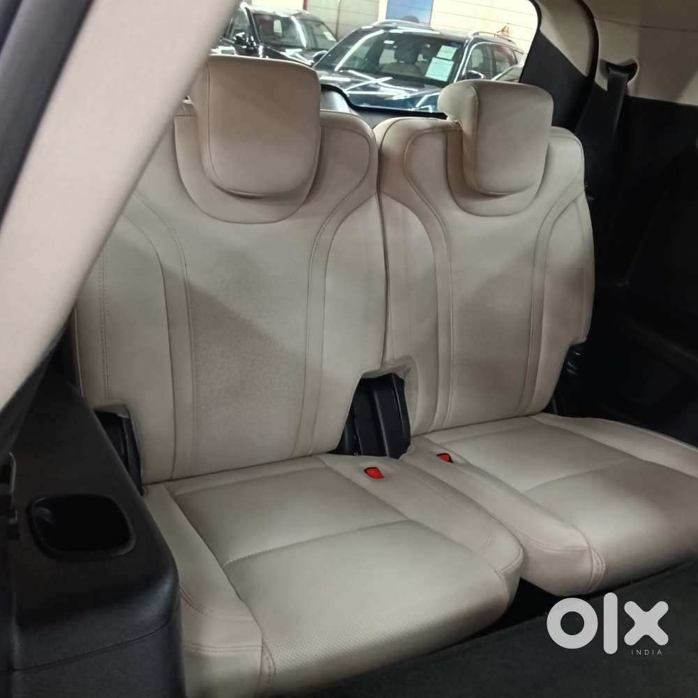 Mahindra Xuv700 2.0 Ax 7 Petrol At Luxury Pack Str, 2023, Petrol
