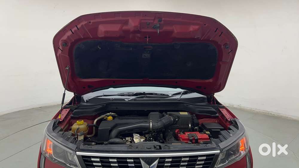 Mahindra Xuv300 W8 (o) 1.5 Diesel Amt, 2023, Diesel