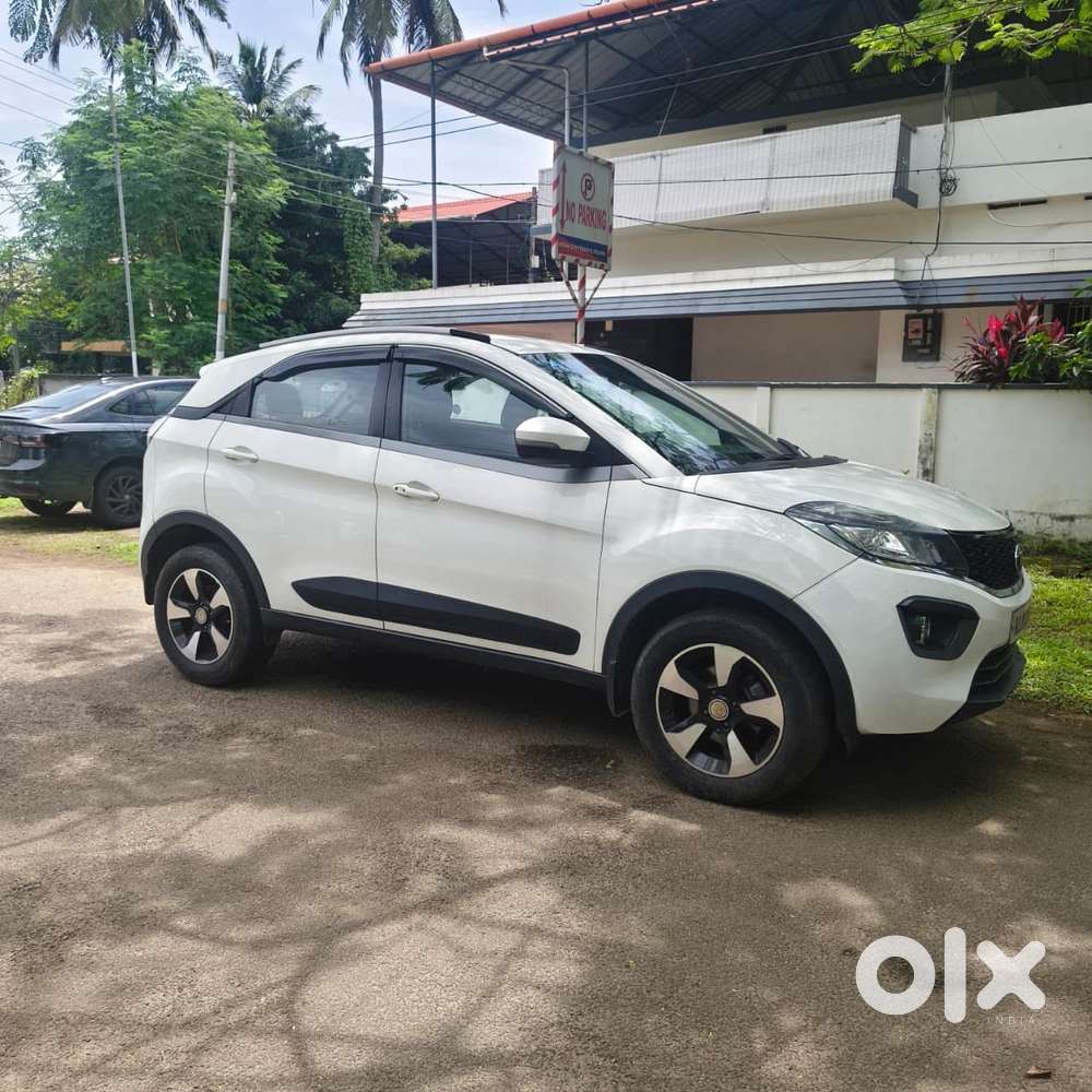 Tata Nexon 1.2 Revotron Xz Plus (s), 2017, Petrol