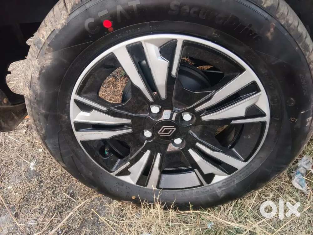 Mahindra Renault Logan 25 Petrol 16000 Km Driven