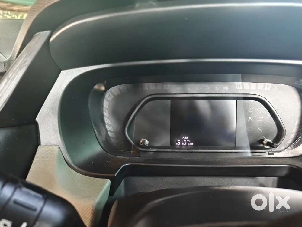 Tata Punch 1.2 Revotron 2025