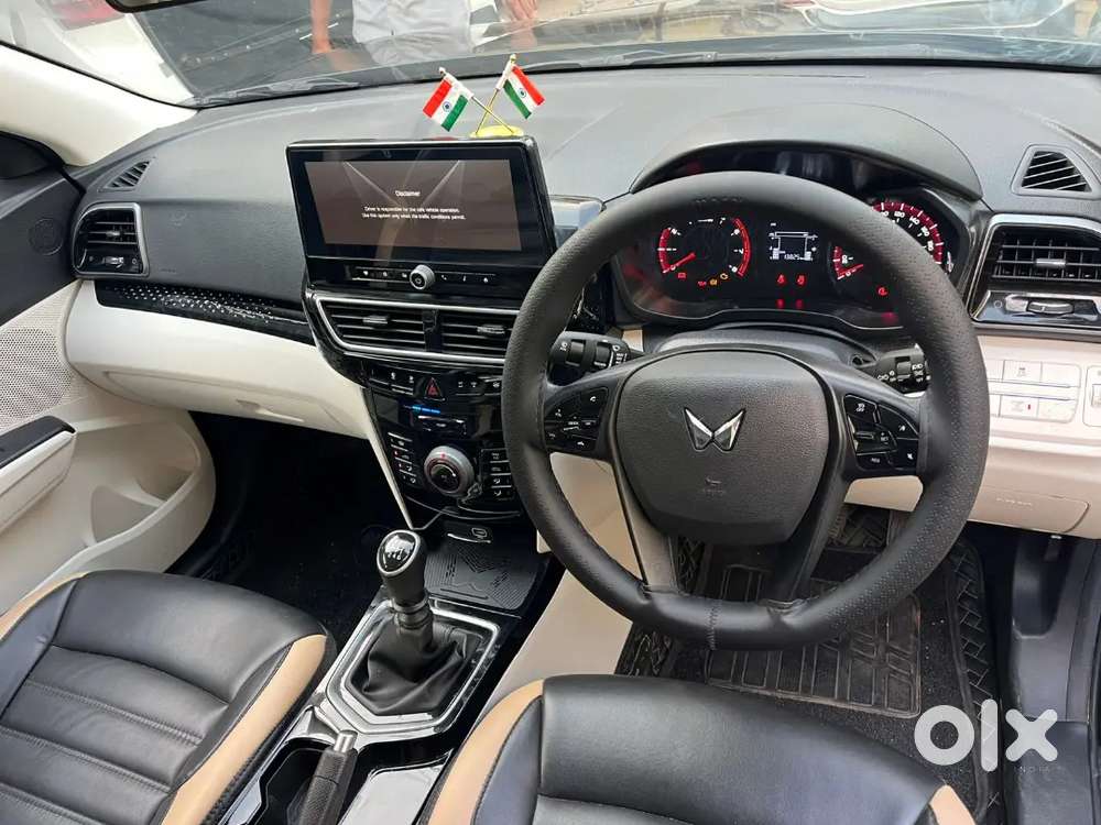 Mahindra Xuv 3xo 2025 Petrol 14000 Km Driven