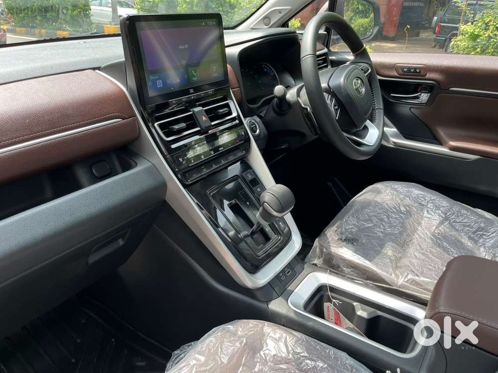 Toyota Innova Hycross 2.0 Zx (o) Hybrid 7 Str, 2025, Electric