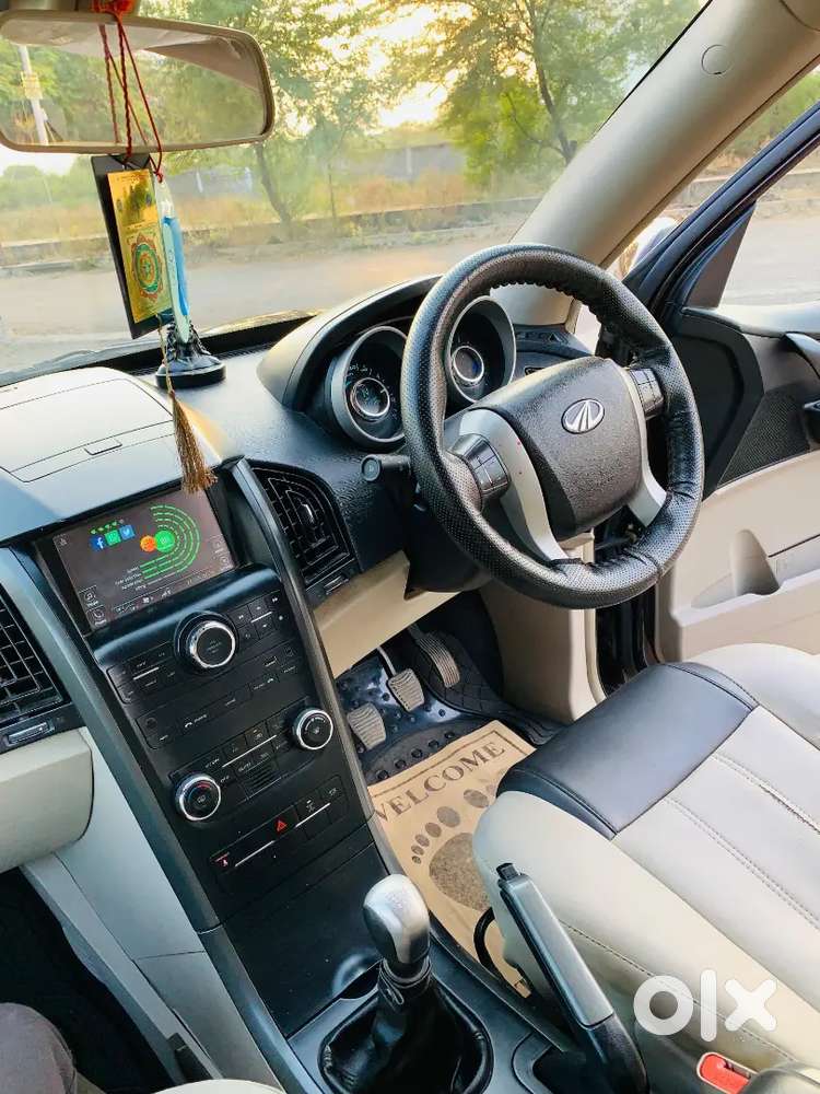Mahindra Xuv500 2017 Diesel 80000 Km Driven