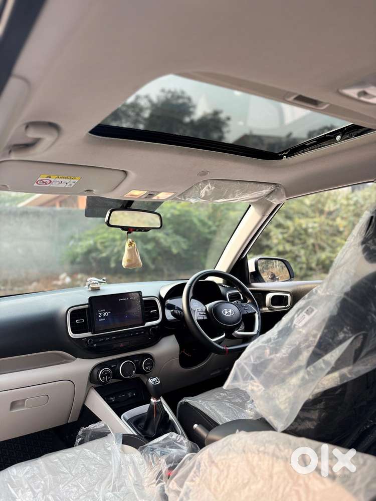 Hyundai Venue Sx Mt, 2023, Petrol