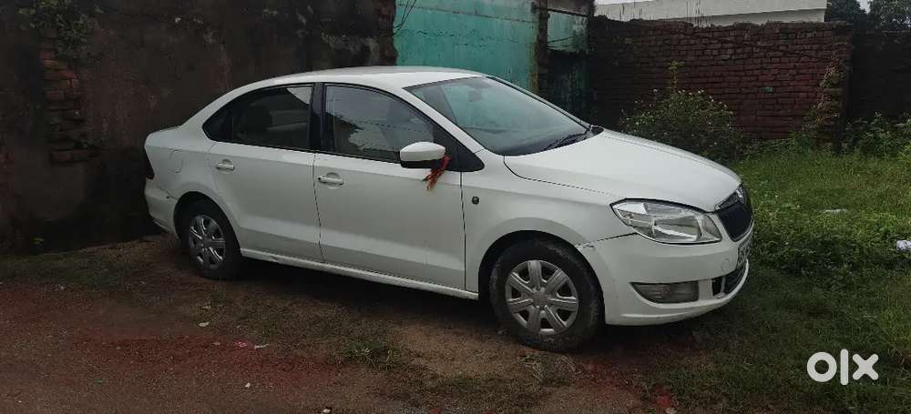 Skoda Rapid 1.6 Active 2013