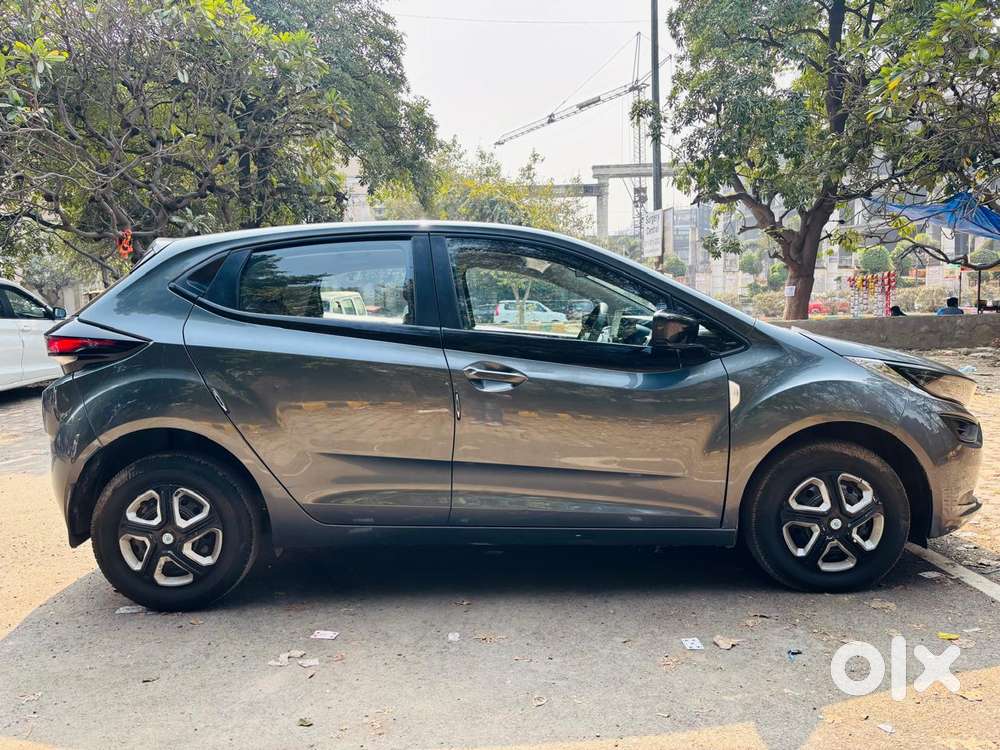 Tata Altroz 1.2 Xt, 2023, Petrol