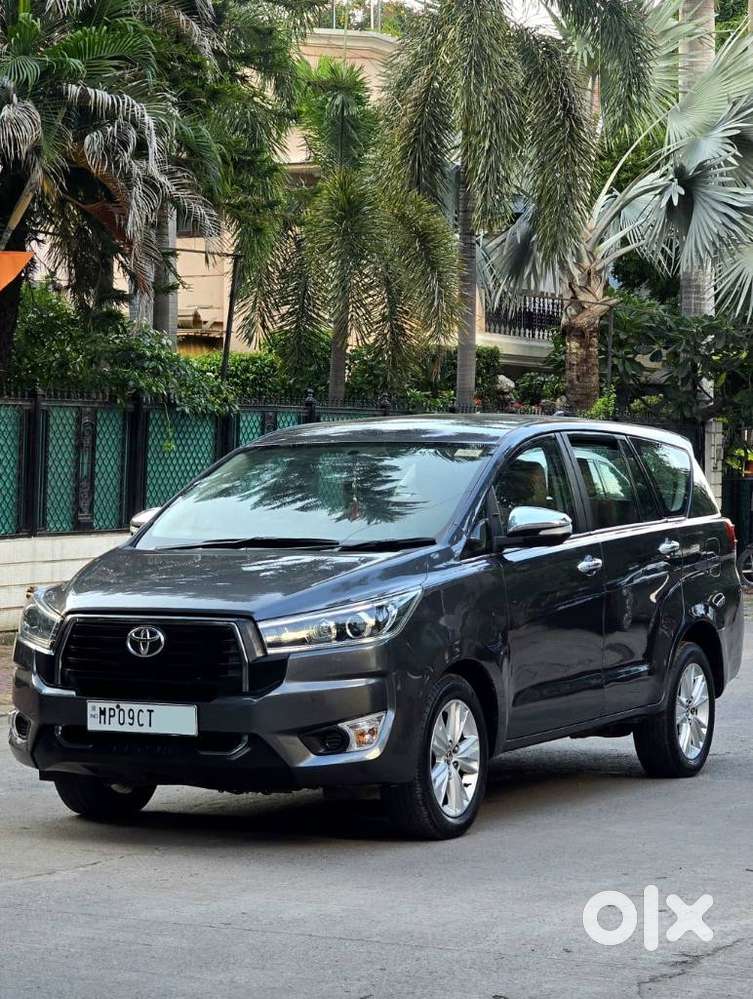 Toyota Innova Crysta 2.8z Automatic, 2016