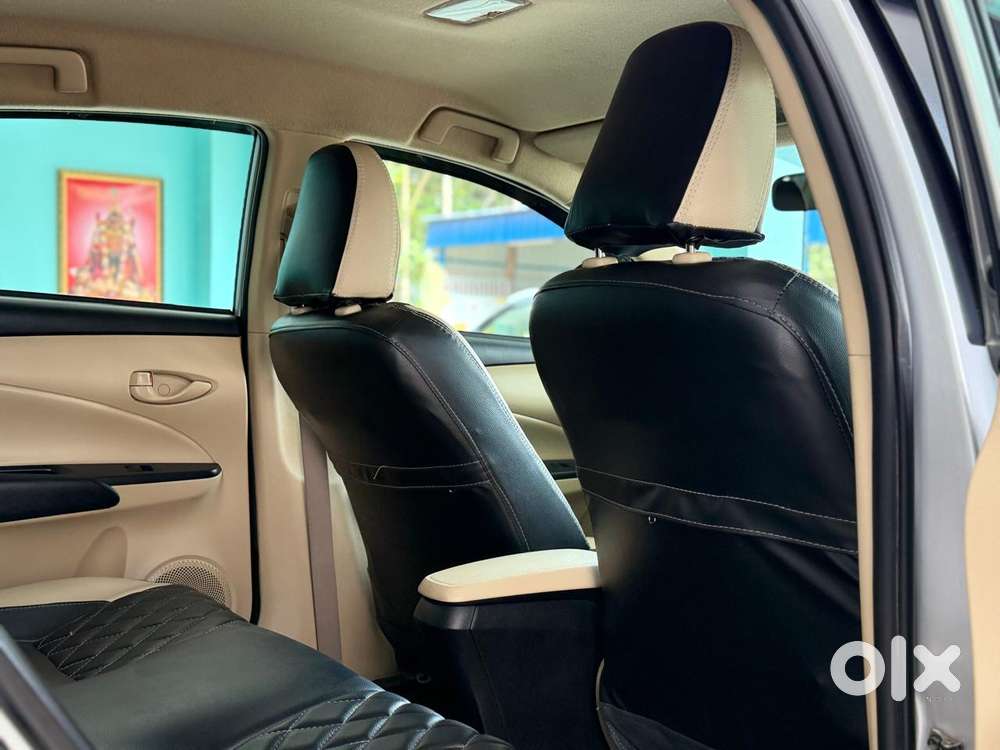 Toyota Yaris J Cvt, 2019, Petrol