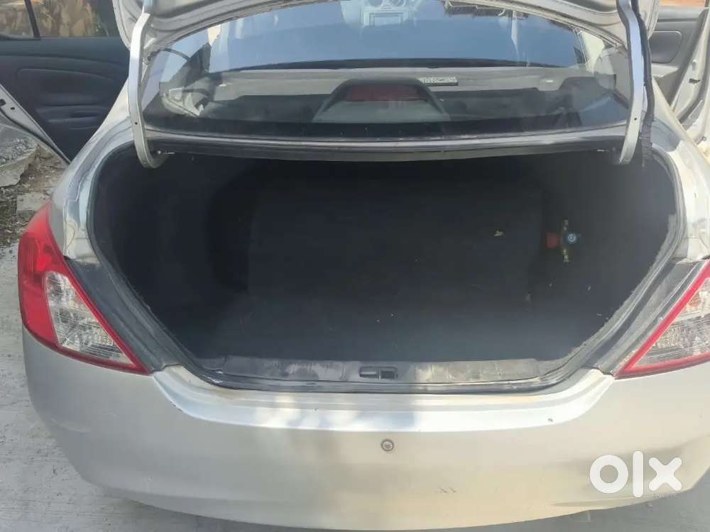 Nissan Sunny 2015 Xe