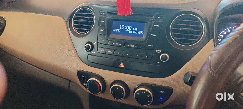 Hyundai Grand I10 2016 Cng With Low Km