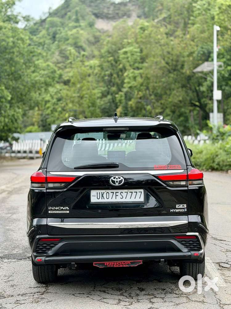 Toyota Innova Hycross 2.0 Zx Hybrid 7 Str, 2024, Petrol