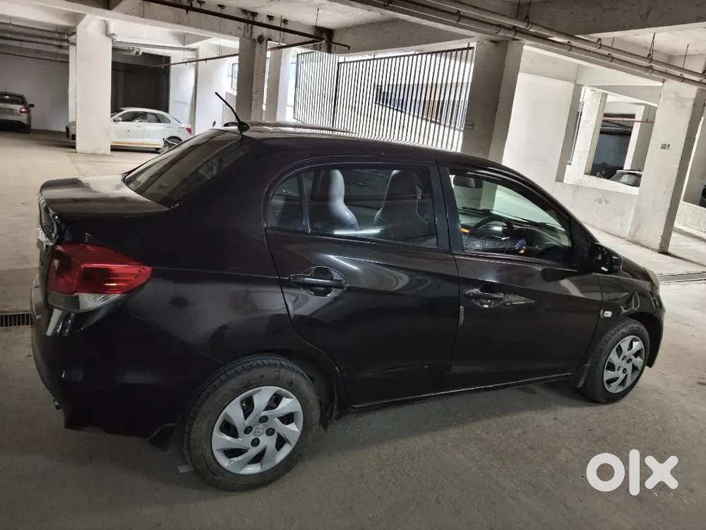 Honda Amaze 1.5 2015 Used For Self Only.