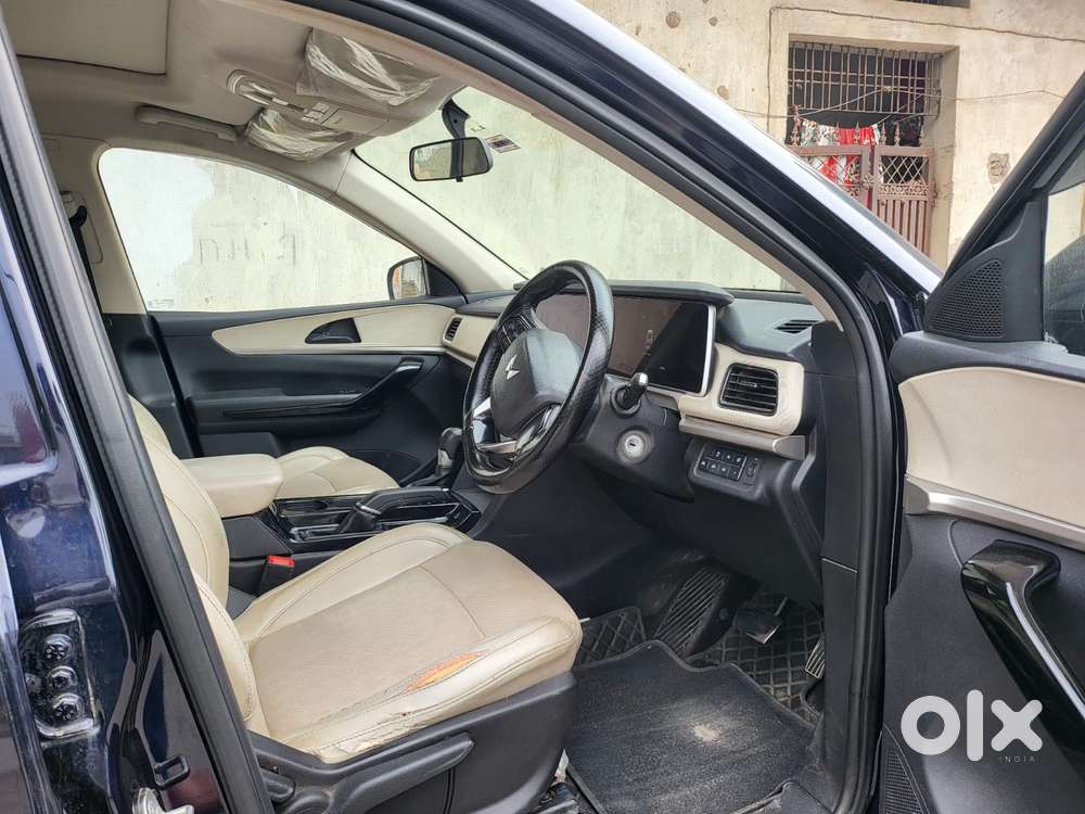 Mahindra Xuv700 2.2 Ax 5 Diesel At 7 Str, 2023, Diesel